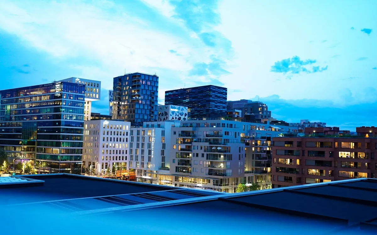 Nowoczesne osiedle mieszkaniowe w centralnym Oslo